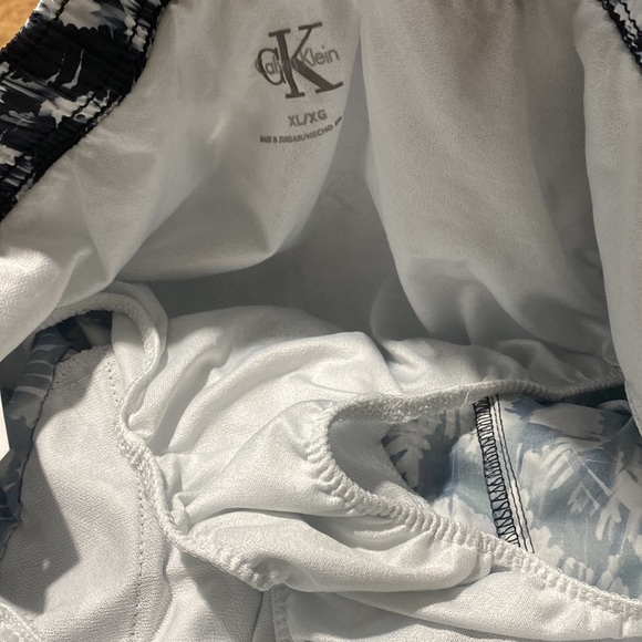 Nwt Calvin Klein || Scribble black/white Shorts with inner underwear Sz XL - Picture 9 of 10